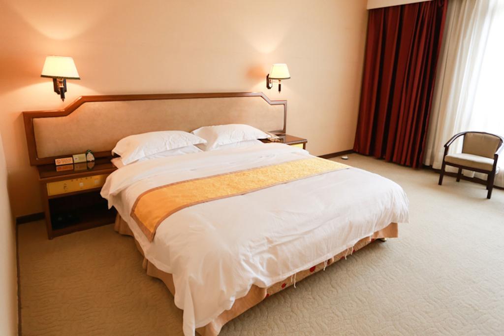 Habour Plaza Hotel Чаоджу Екстериор снимка